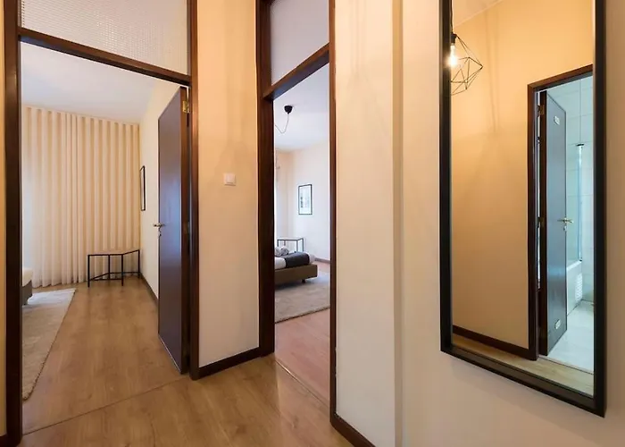 Spacious With Parking At Serralves * Oporto