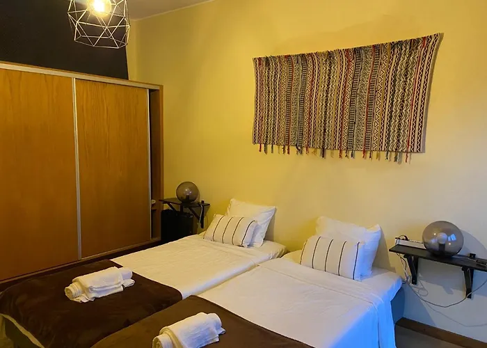 Spacious With Parking At Serralves Oporto