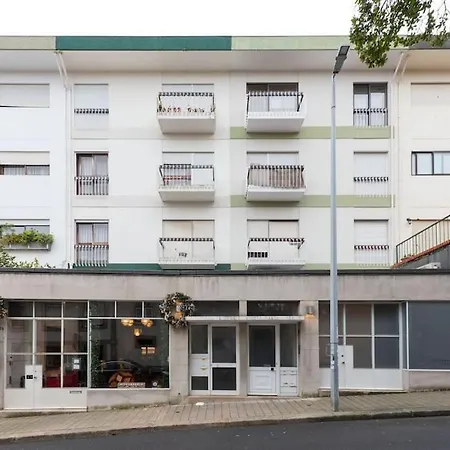 Spacious With Parking At Serralves *