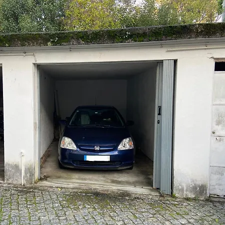 Spacious With Parking At Serralves Oporto
