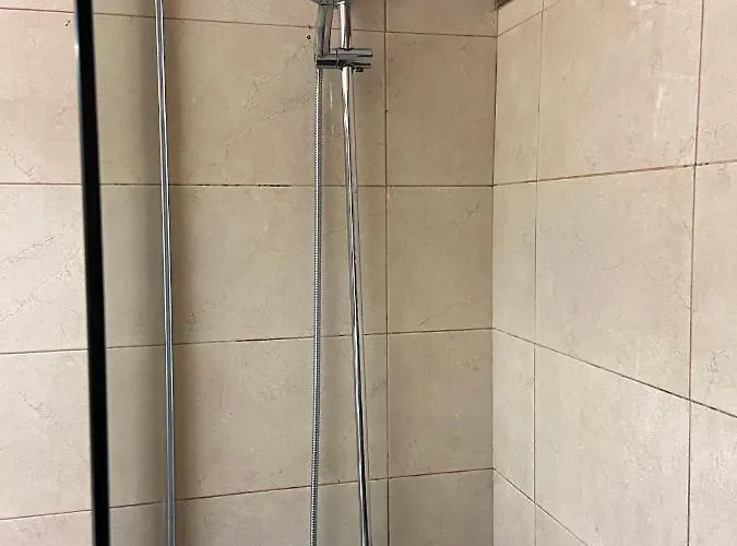 Spacious With Parking At Serralves