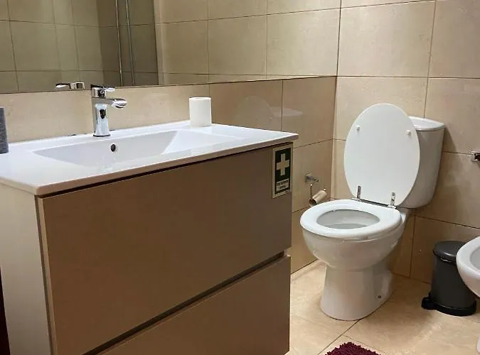 Spacious With Parking At Serralves Apartament Porto