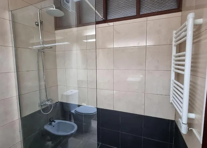 Spacious With Parking At Serralves Appartement Oporto