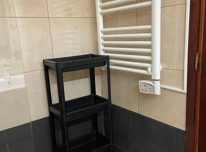 Spacious With Parking At Serralves Oporto