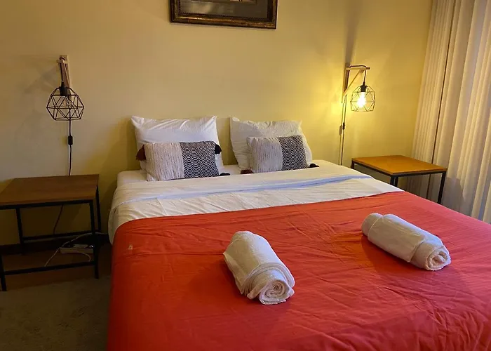 Spacious With Parking At Serralves Appartement